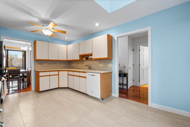 113 Spring Glen 113, Shelton, CT 06484