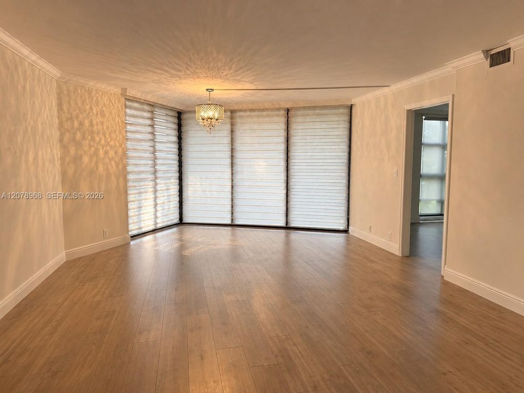 4000 Towerside Terrace 304, Miami, FL 33138