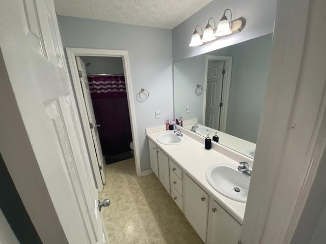 2752 Saddle Horn Place, Snellville, GA 30039