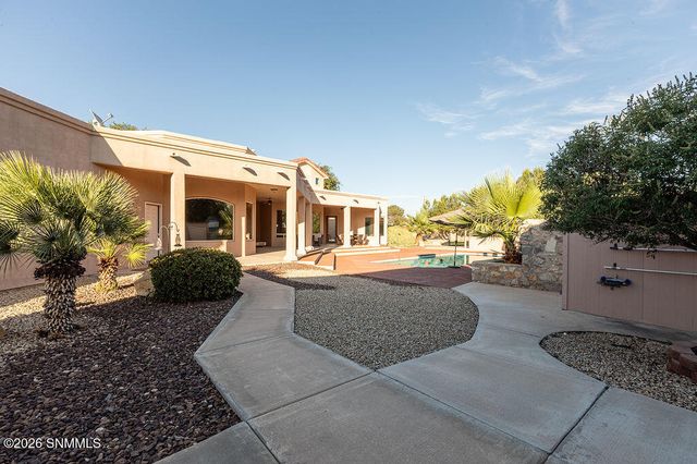 2605 Calle Porton, Las Cruces, NM 88007