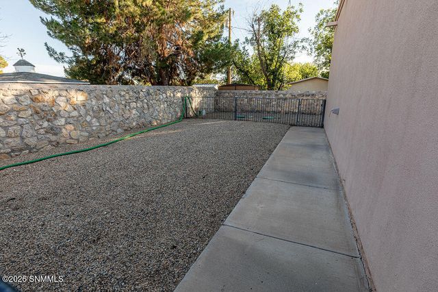 2605 Calle Porton, Las Cruces, NM 88007