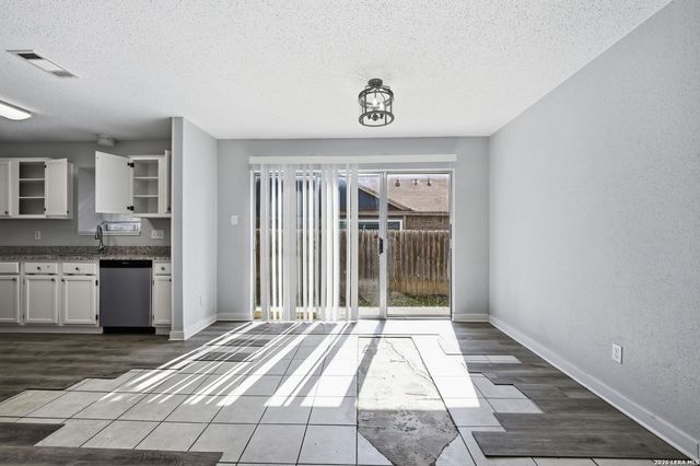 11426 LONG TRL, San Antonio, TX 78245