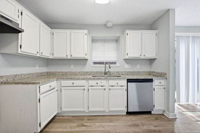 11426 LONG TRL, San Antonio, TX 78245