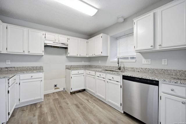 11426 LONG TRL, San Antonio, TX 78245