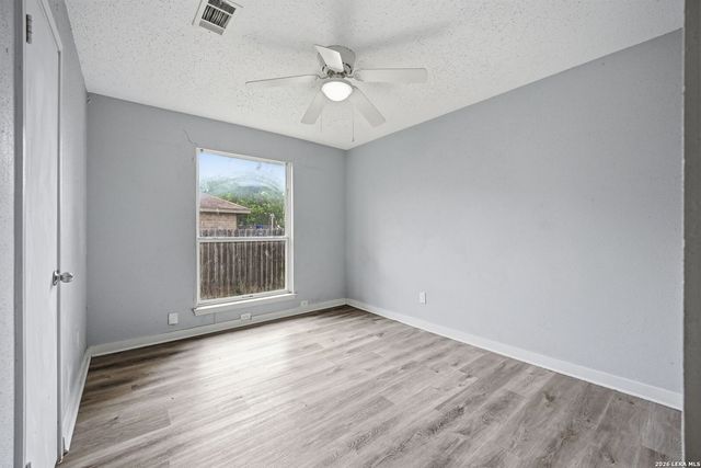 11426 LONG TRL, San Antonio, TX 78245