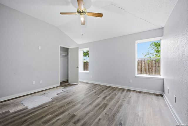 11426 LONG TRL, San Antonio, TX 78245