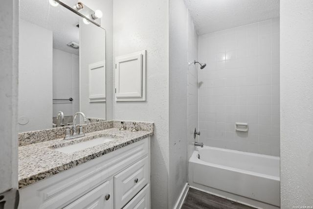 11426 LONG TRL, San Antonio, TX 78245