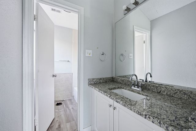11426 LONG TRL, San Antonio, TX 78245
