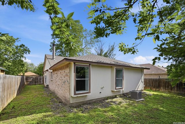 11426 LONG TRL, San Antonio, TX 78245