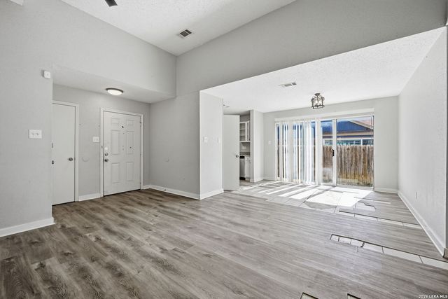11426 LONG TRL, San Antonio, TX 78245