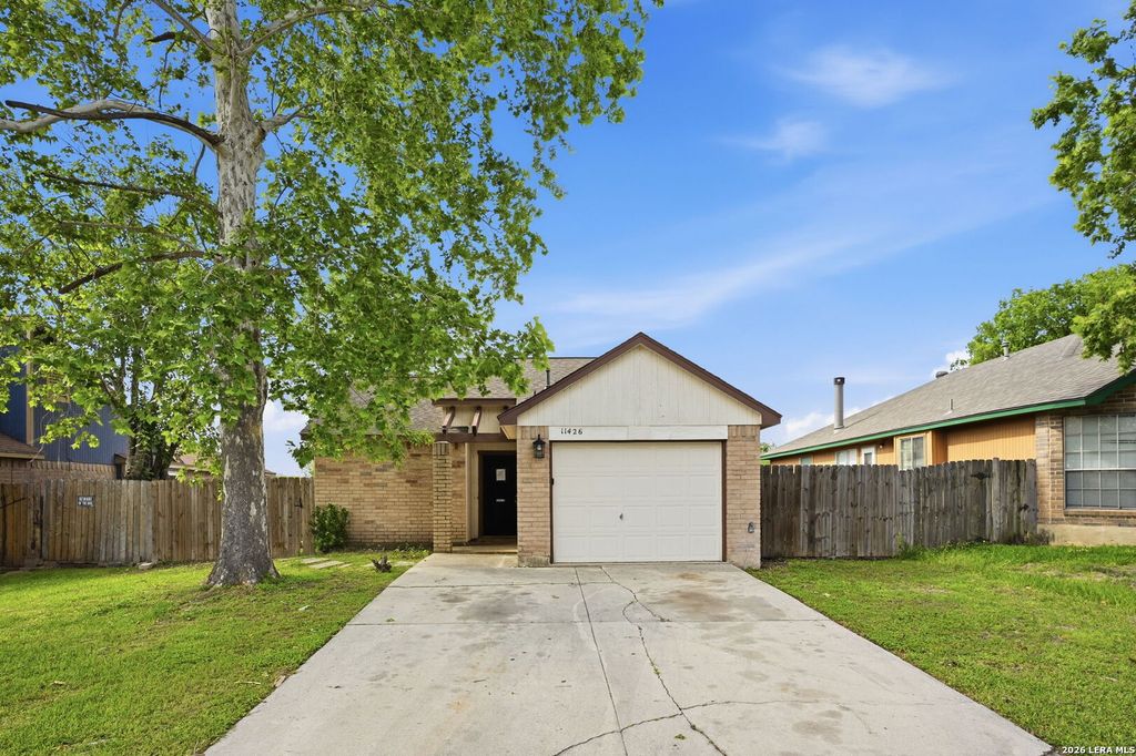11426 LONG TRL, San Antonio, TX 78245