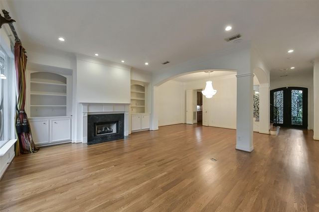 2112 Mcduffie Street, Houston, TX 77019