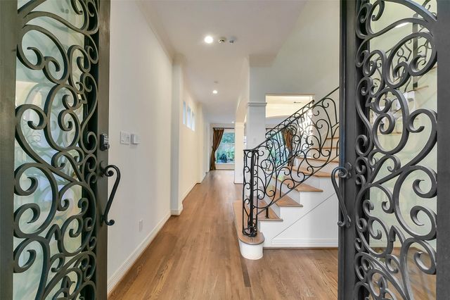 2112 Mcduffie Street, Houston, TX 77019