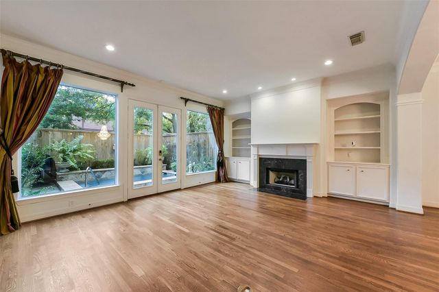 2112 Mcduffie Street, Houston, TX 77019