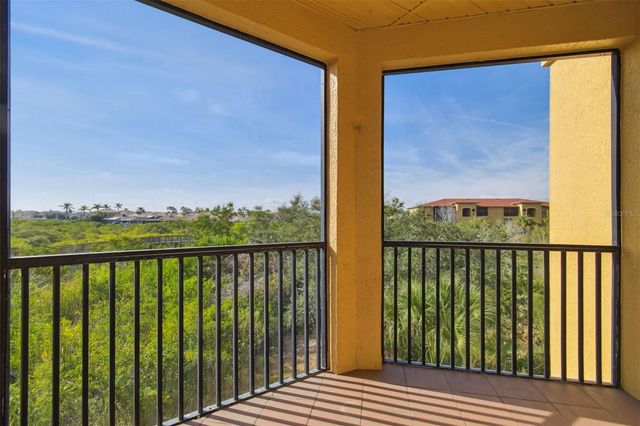 4302 BAYSIDE VILLAGE DRIVE 204, Tampa, FL 33615