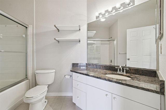 4302 BAYSIDE VILLAGE DRIVE 204, Tampa, FL 33615