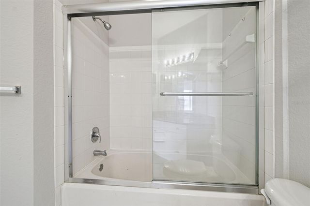 4302 BAYSIDE VILLAGE DRIVE 204, Tampa, FL 33615