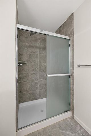 28251 S Pointe Lane 293-B, New Baltimore, MI 48051