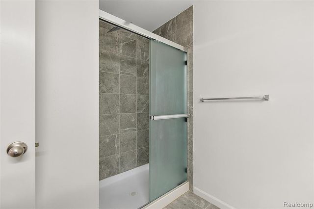 28251 S Pointe Lane 293-B, New Baltimore, MI 48051