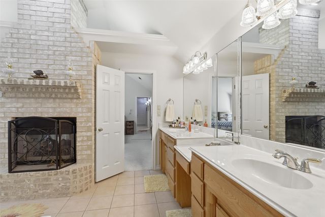 8110 Ravenswood Road, Granbury, TX 76049