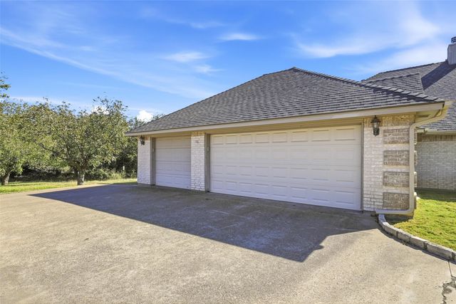 8110 Ravenswood Road, Granbury, TX 76049