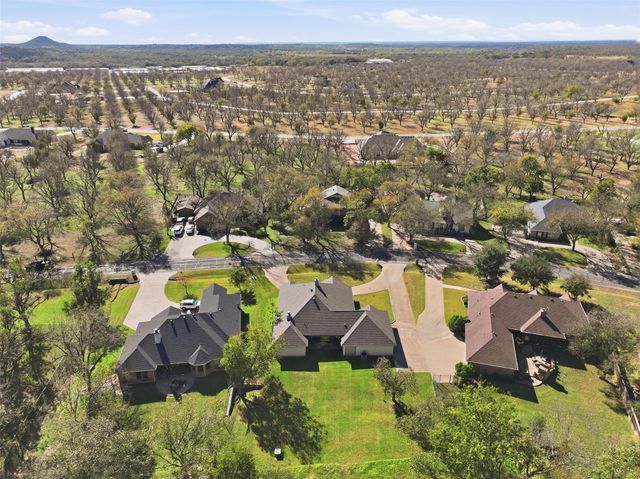 8110 Ravenswood Road, Granbury, TX 76049