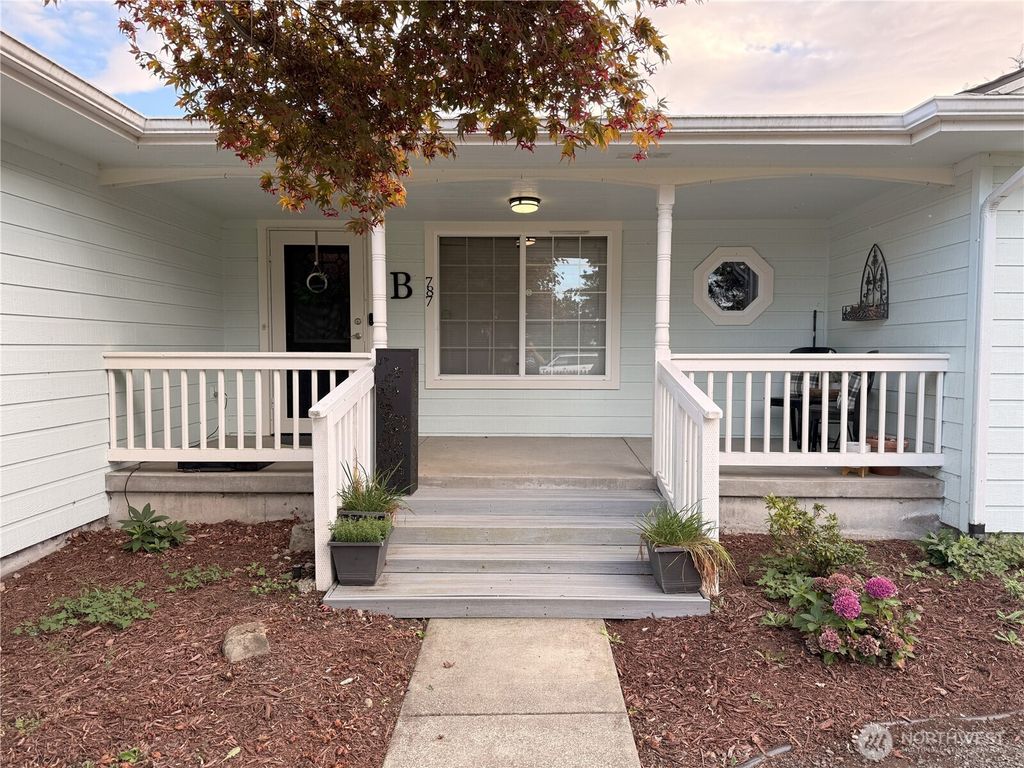 787 N Kendall Rd, Sequim, WA 98382