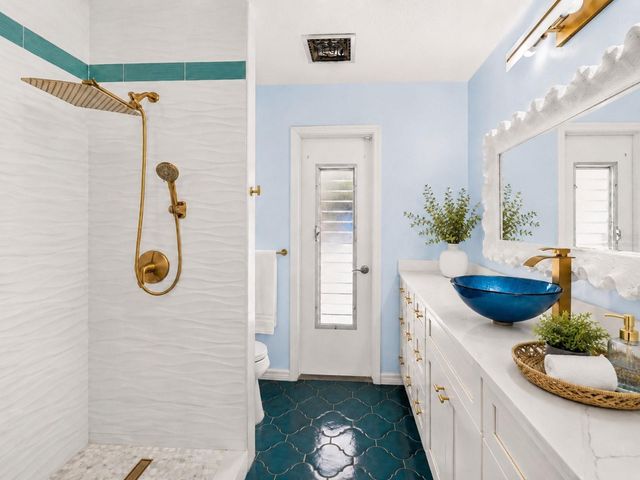 5927 DRIFTWOOD AVENUE, Sarasota, FL 34231
