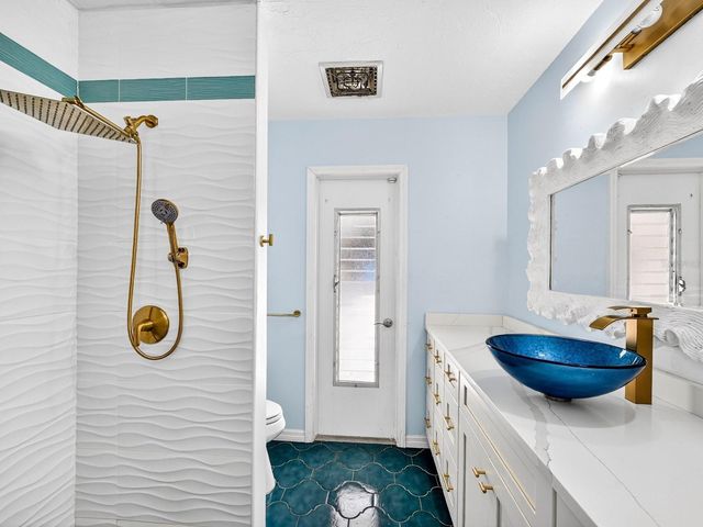 5927 DRIFTWOOD AVENUE, Sarasota, FL 34231