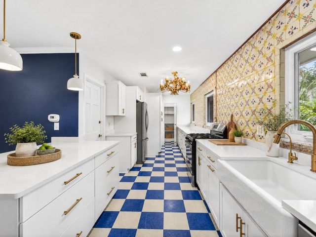 5927 DRIFTWOOD AVENUE, Sarasota, FL 34231