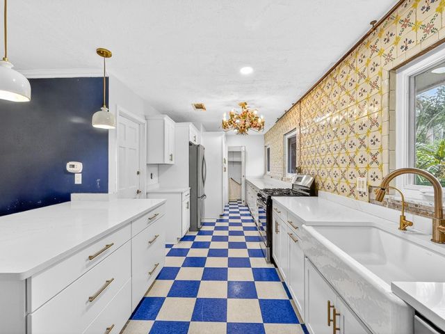 5927 DRIFTWOOD AVENUE, Sarasota, FL 34231