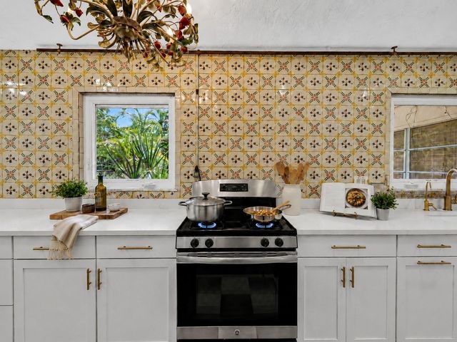 5927 DRIFTWOOD AVENUE, Sarasota, FL 34231