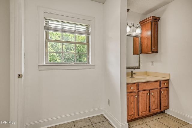 136 Canterbury Place, Bristol, TN 37620