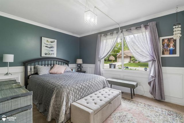 32511 Norfolk Street, Livonia, MI 48152