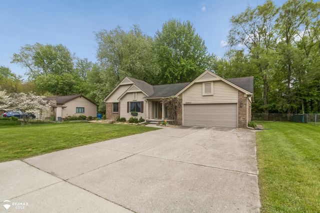 32511 Norfolk Street, Livonia, MI 48152