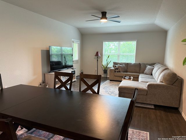 6874 Comanche Cougar, San Antonio, TX 78233