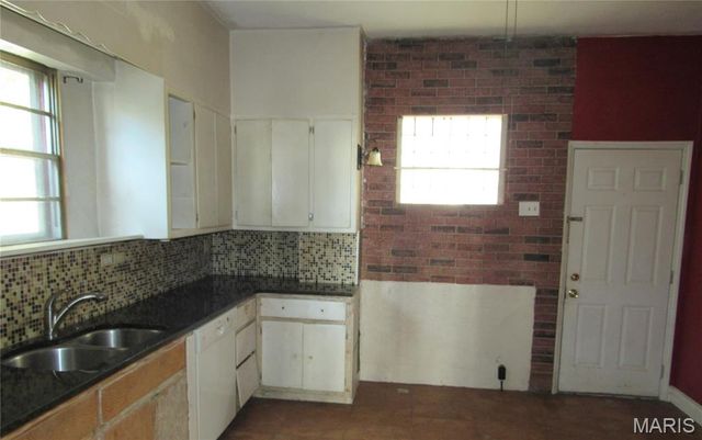 1210 N Church Street, Belleville, IL 62221