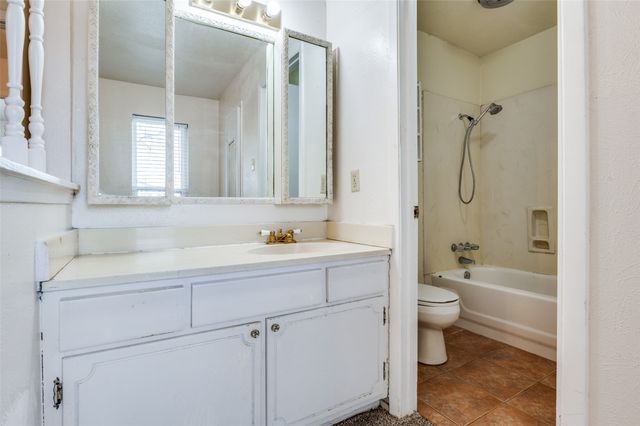 2805 Barrington Place, Arlington, TX 76014