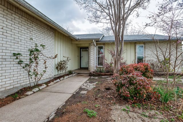 2805 Barrington Place, Arlington, TX 76014