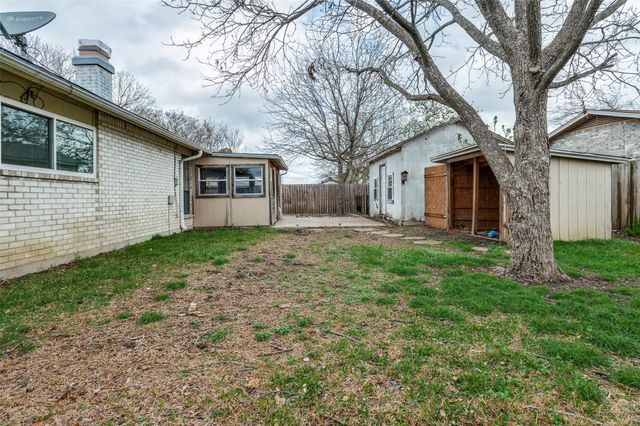 2805 Barrington Place, Arlington, TX 76014