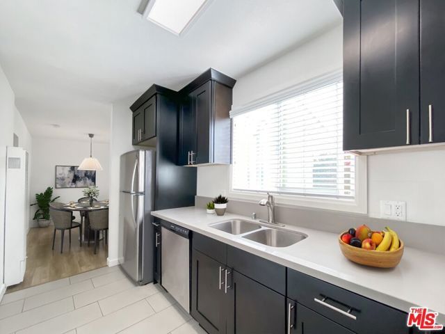 1446 S COCHRAN Avenue 3, Los Angeles, CA 90019