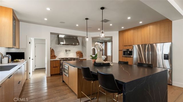 29340 Via Milagro, Valencia, CA 91354