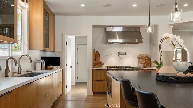 29340 Via Milagro, Valencia, CA 91354