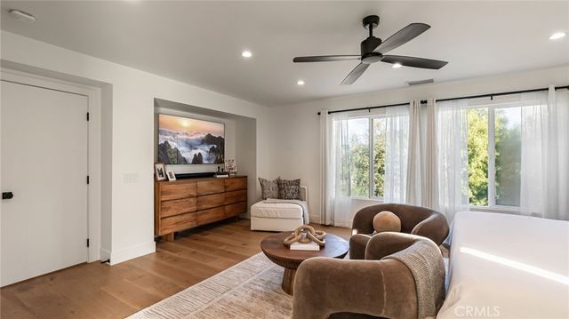 29340 Via Milagro, Valencia, CA 91354