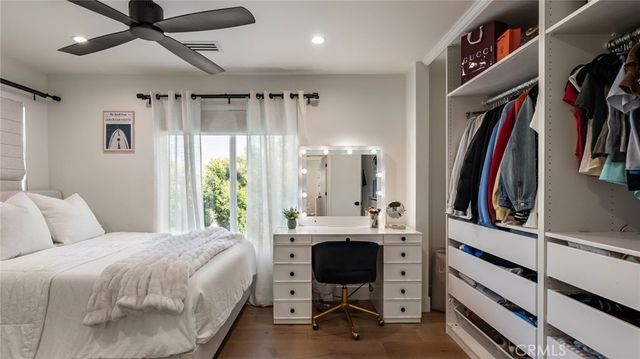 29340 Via Milagro, Valencia, CA 91354
