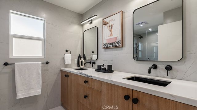 29340 Via Milagro, Valencia, CA 91354
