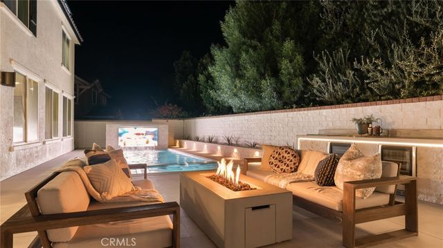29340 Via Milagro, Valencia, CA 91354
