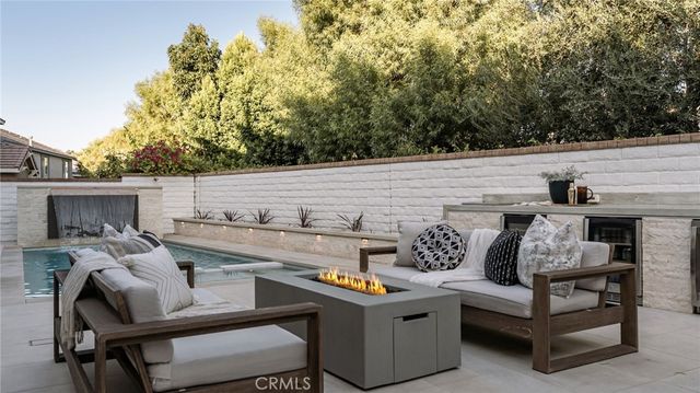 29340 Via Milagro, Valencia, CA 91354