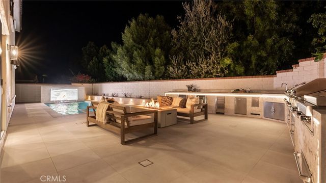 29340 Via Milagro, Valencia, CA 91354