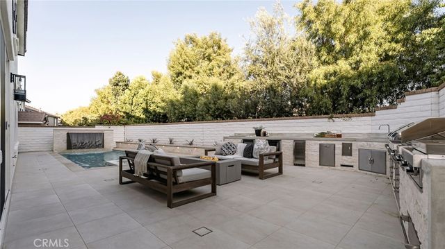 29340 Via Milagro, Valencia, CA 91354